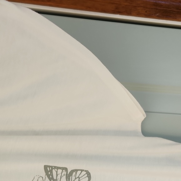 Lavaral Reves, Woman's,One Size, White Floal& Butterfly Design, Lace inser Back - Picture 4 of 10